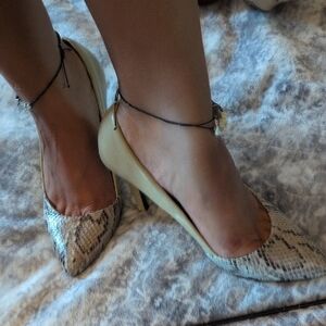 Chic Snakeskin Patterned Women's Heels